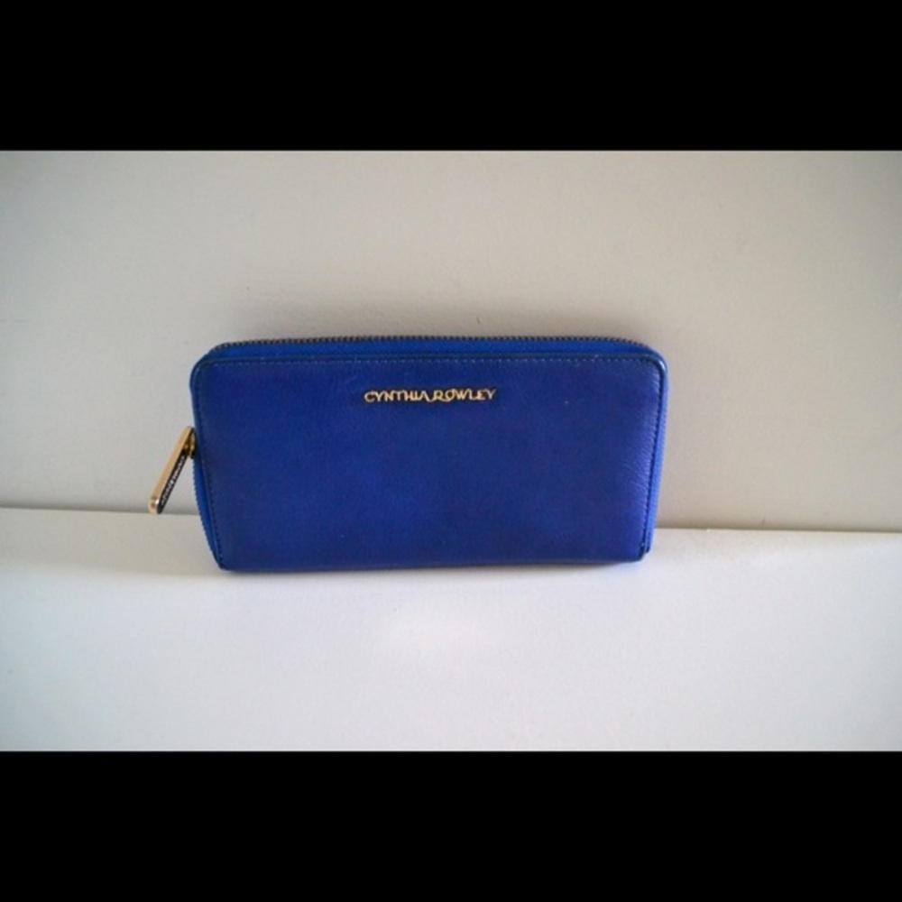 Cynthia Rowley zip around wallet